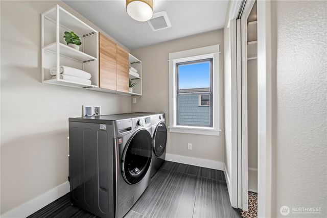 2419 7th Avenue W, Seattle, WA 98119