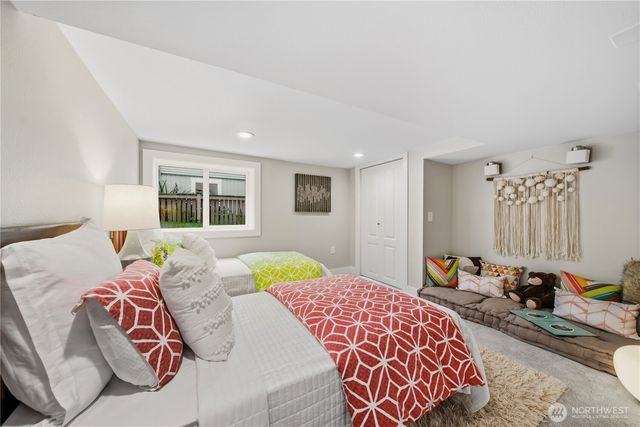 2419 7th Avenue W, Seattle, WA 98119