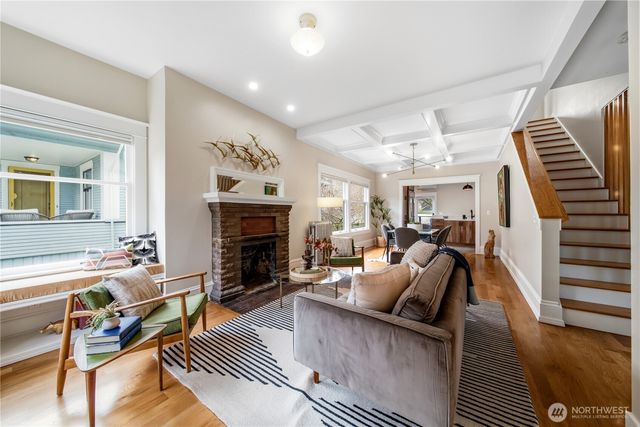 2419 7th Avenue W, Seattle, WA 98119