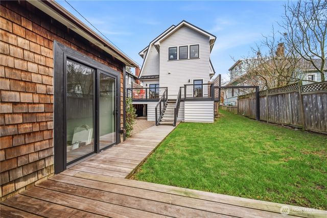 2419 7th Avenue W, Seattle, WA 98119