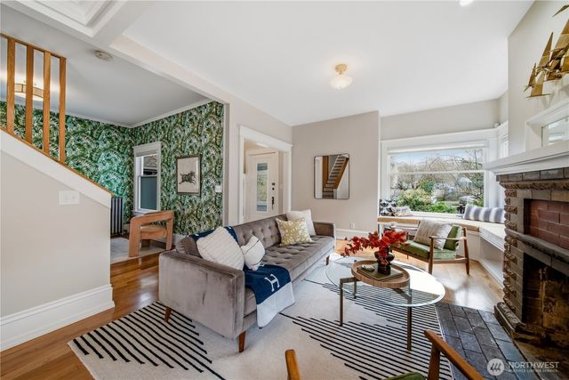 2419 7th Avenue W, Seattle, WA 98119