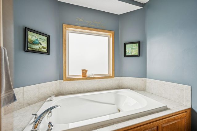 816 Abbey Road, Northfield, MN 55057