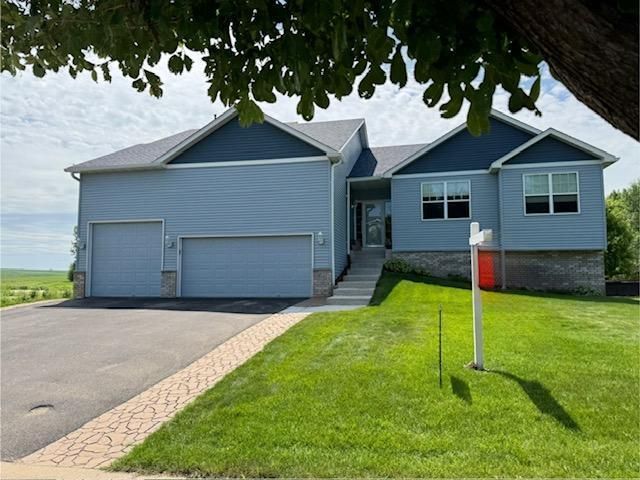 816 Abbey Road, Northfield, MN 55057