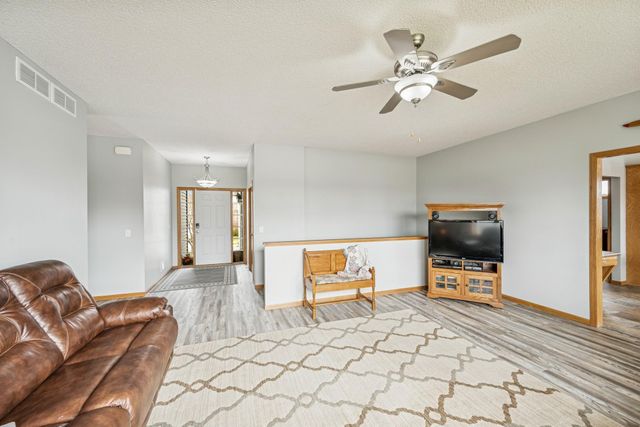 816 Abbey Road, Northfield, MN 55057