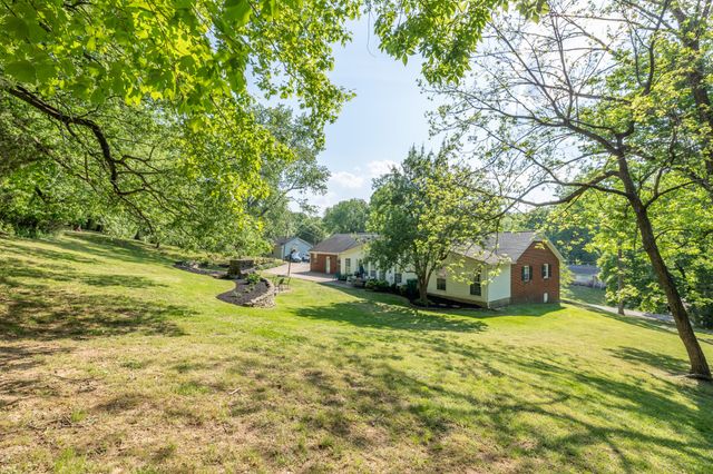 655 Ashwood Ave, Lewisburg, TN 37091