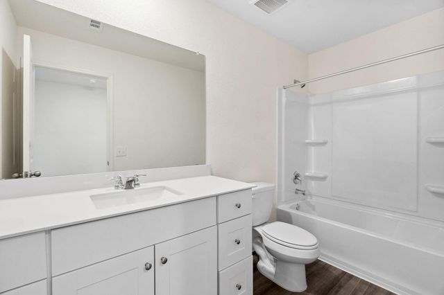 513 Thistle LN, Kyle, TX 78656