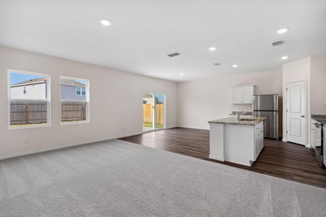 513 Thistle LN, Kyle, TX 78656