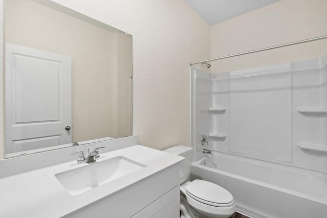 513 Thistle LN, Kyle, TX 78656