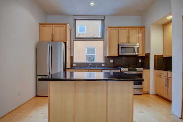 861 Silver Avenue SW, Albuquerque, NM 87102