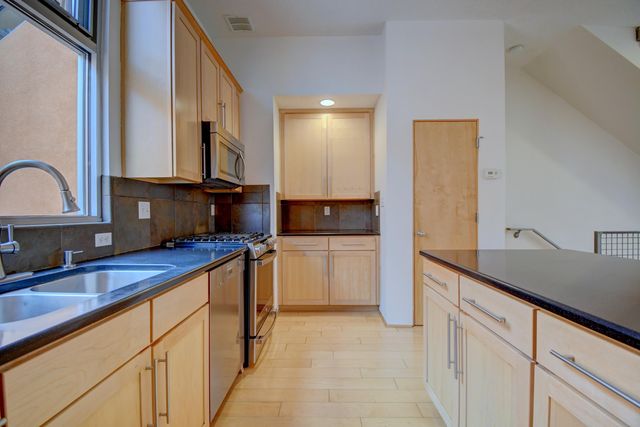 861 Silver Avenue SW, Albuquerque, NM 87102