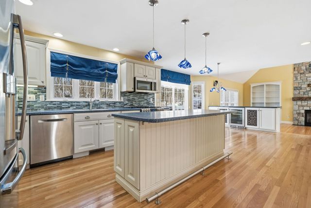 5 Thistle Lane, Hooksett, NH 03106