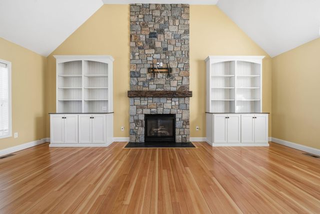 5 Thistle Lane, Hooksett, NH 03106