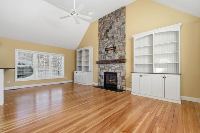 5 Thistle Lane, Hooksett, NH 03106