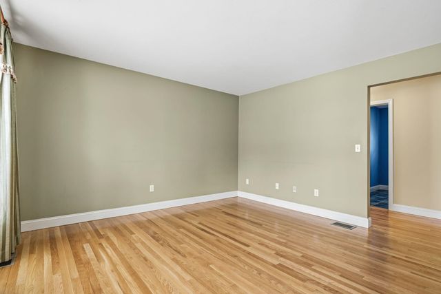 5 Thistle Lane, Hooksett, NH 03106