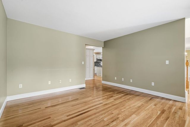 5 Thistle Lane, Hooksett, NH 03106