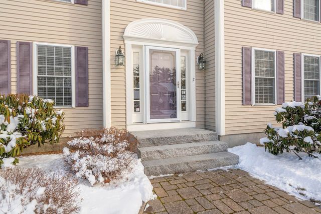 5 Thistle Lane, Hooksett, NH 03106