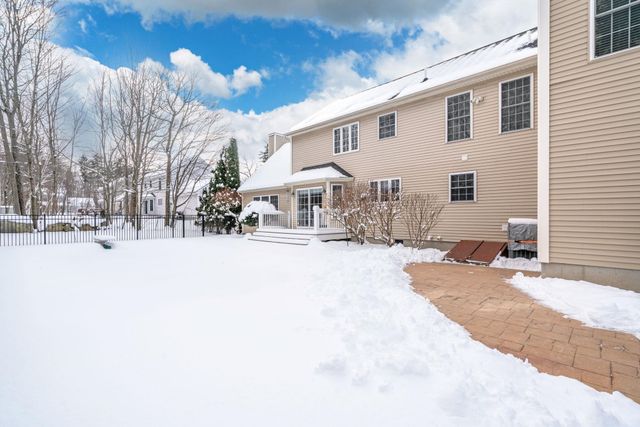 5 Thistle Lane, Hooksett, NH 03106