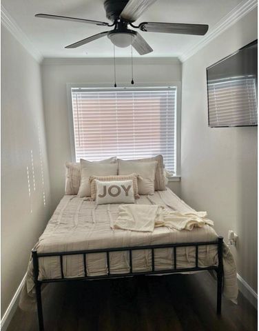 1300 S Kansas Avenue, Anahuac, TX 77514