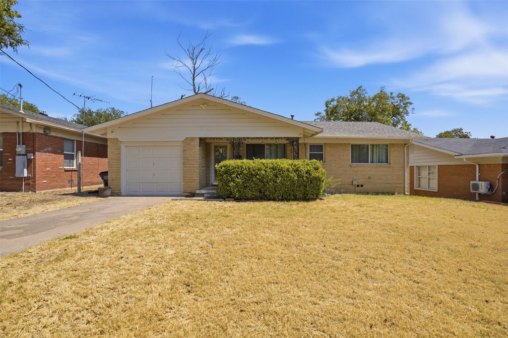 4304 Hodgkins Road, Lake Worth, TX 76135 — photo 3
