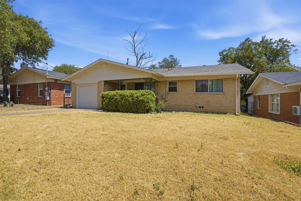 4304 Hodgkins Road, Lake Worth, TX 76135 — photo 4