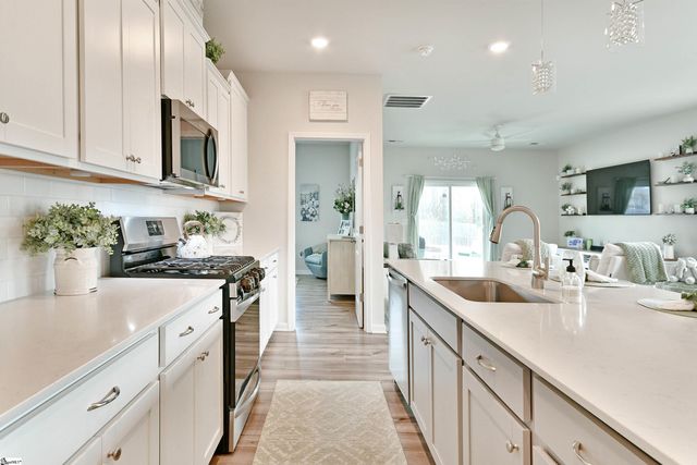 129 Fennec Drive, Fountain Inn, SC 29644