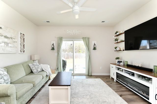 129 Fennec Drive, Fountain Inn, SC 29644