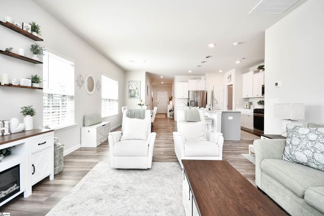 129 Fennec Drive, Fountain Inn, SC 29644