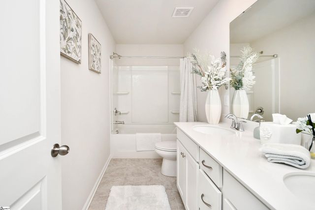 129 Fennec Drive, Fountain Inn, SC 29644