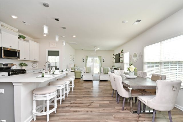 129 Fennec Drive, Fountain Inn, SC 29644