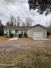 124 Norris Road, Swansboro, NC 28584