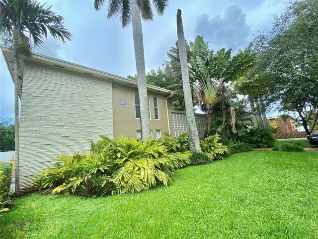 6310 SW 79th St 20, South Miami, FL 33143