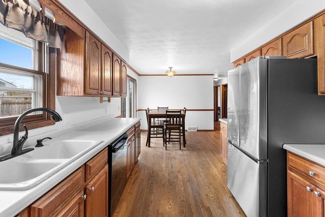 1825 W GRANT STREET, Appleton, WI 54914