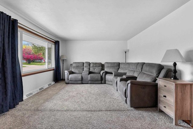 1825 W GRANT STREET, Appleton, WI 54914