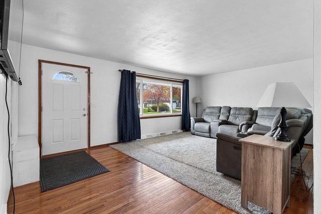 1825 W GRANT STREET, Appleton, WI 54914