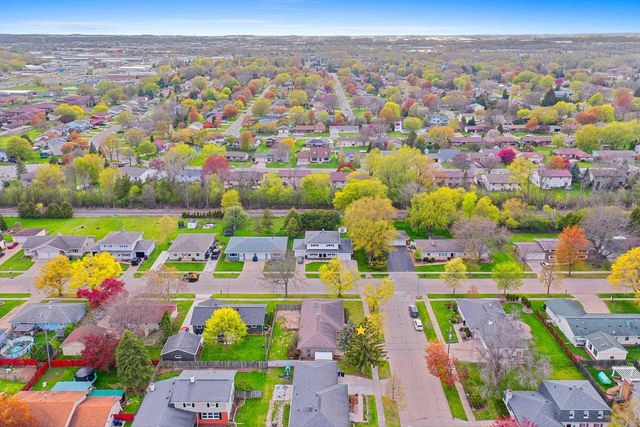 1825 W GRANT STREET, Appleton, WI 54914