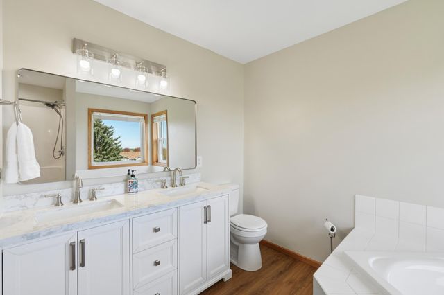 6528 210th Lane Court N, Forest Lake, MN 55025