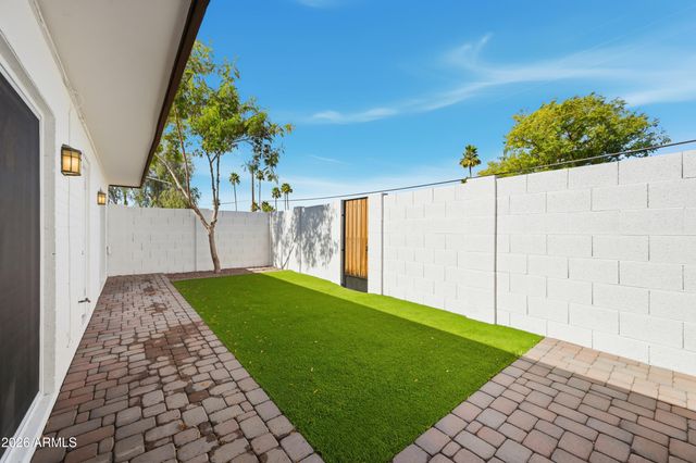 1706 E GAYLON Drive, Tempe, AZ 85282