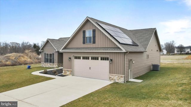 41 SMITH CIR, Littlestown, PA 17340