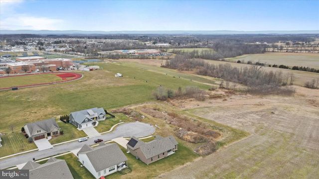 41 SMITH CIR, Littlestown, PA 17340