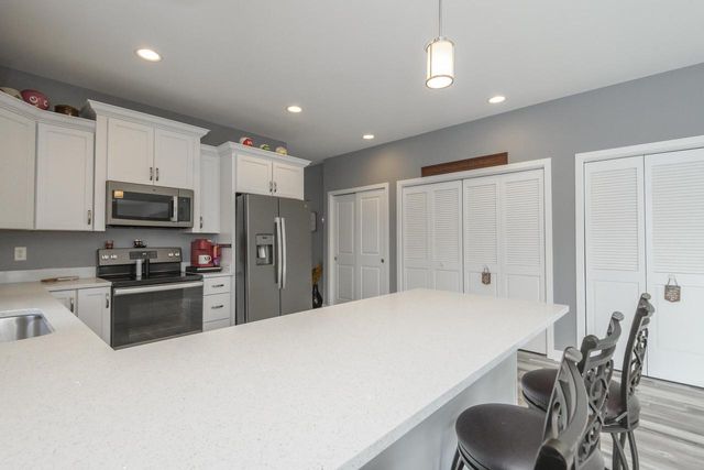 106 Phantom Lake COURT, Mukwonago, WI 53149