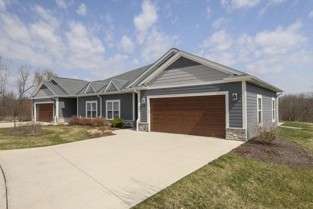 106 Phantom Lake COURT, Mukwonago, WI 53149
