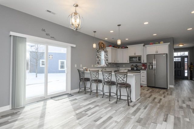 106 Phantom Lake COURT, Mukwonago, WI 53149