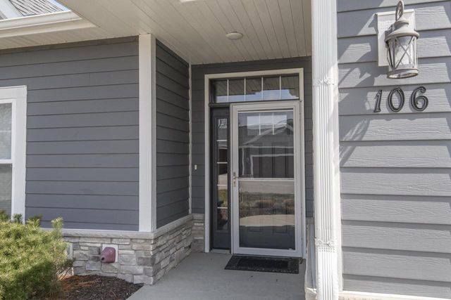 106 Phantom Lake COURT, Mukwonago, WI 53149
