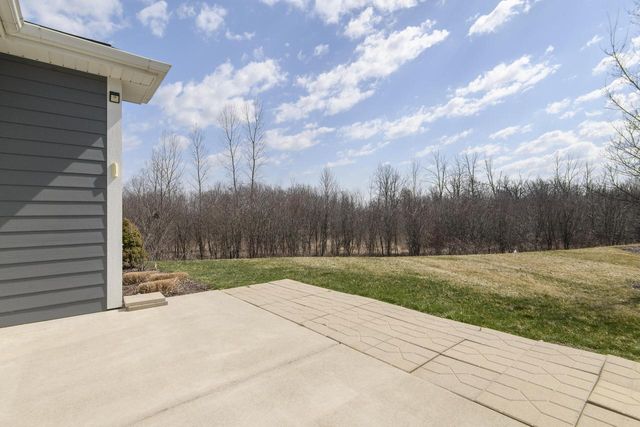 106 Phantom Lake COURT, Mukwonago, WI 53149
