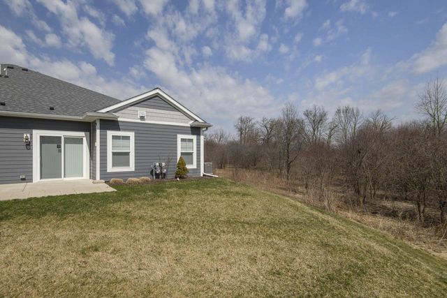 106 Phantom Lake COURT, Mukwonago, WI 53149