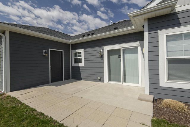 106 Phantom Lake COURT, Mukwonago, WI 53149