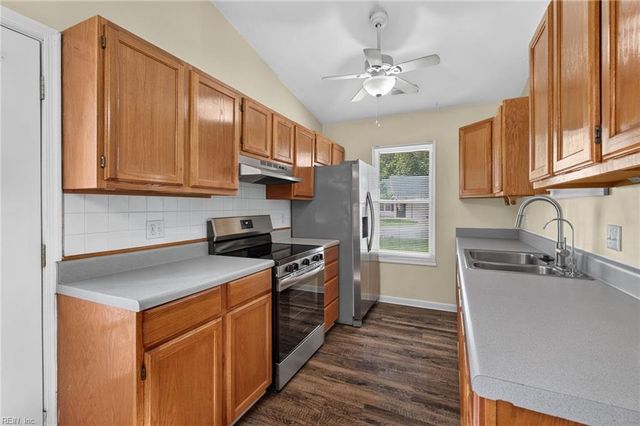 1504 Snowbird CT, Virginia Beach, VA 23454