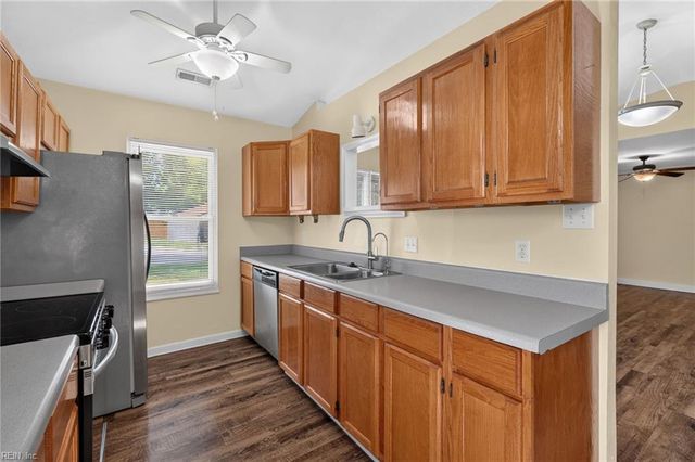 1504 Snowbird CT, Virginia Beach, VA 23454