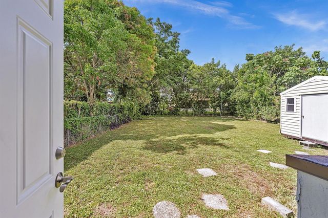 5026 SW 21st Street SW, West Park, FL 33023