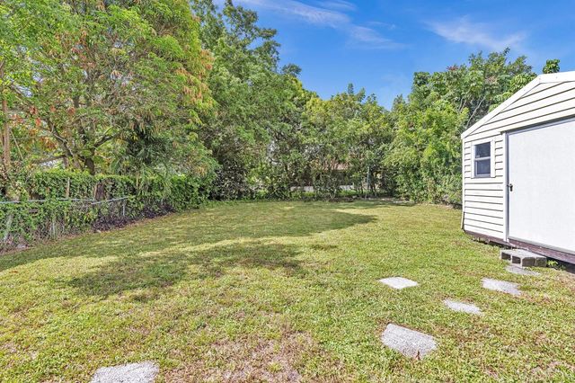 5026 SW 21st Street SW, West Park, FL 33023